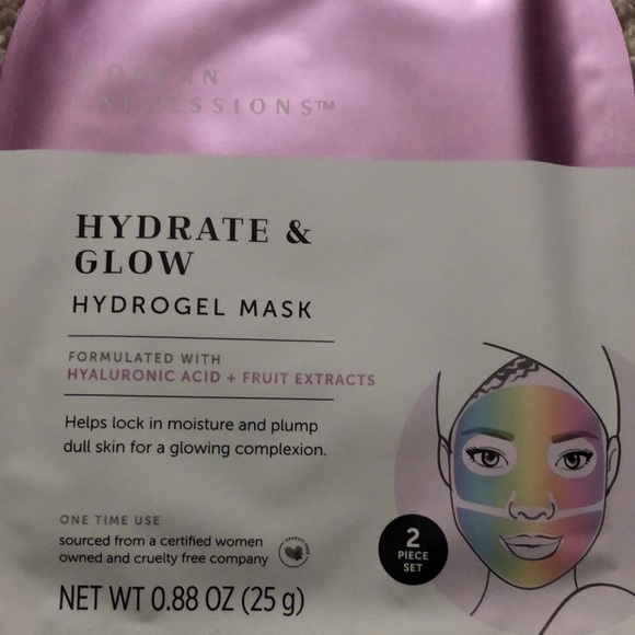 Expressions Other - **FREE** Modern Expressions Mask - Hydrate & Glow